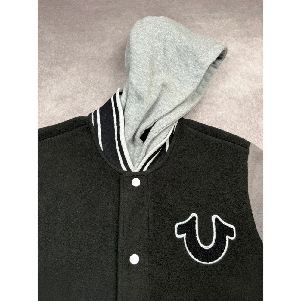 NWT True Religion Men M Varsity Fleece Hood Jacket‎ Black Gray Horseshoe Snap